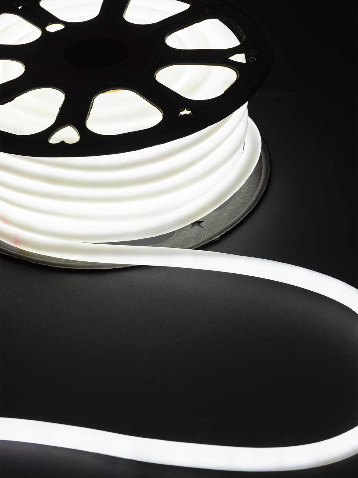 Гибкий неон круглый SMD2835-120 LED/м-220 В-6,5 Вт/м-IP67-6000 K (25м) TDM SQ0331-1518 — изображение 3